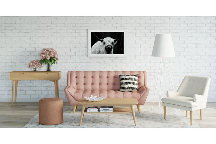 Pia2sMiaconsolemiacoffeeAlexasmallleatherLoki_Lifestyle